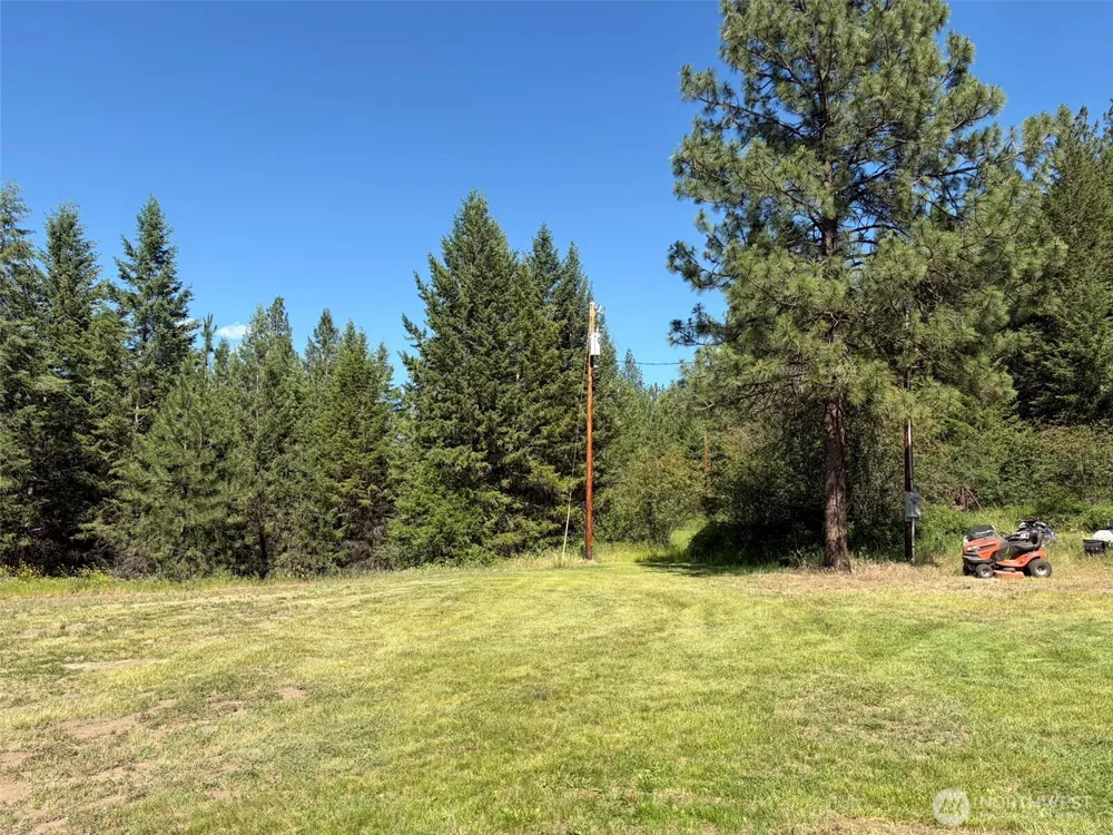 88 Little Bear Road Republic, WA 99166