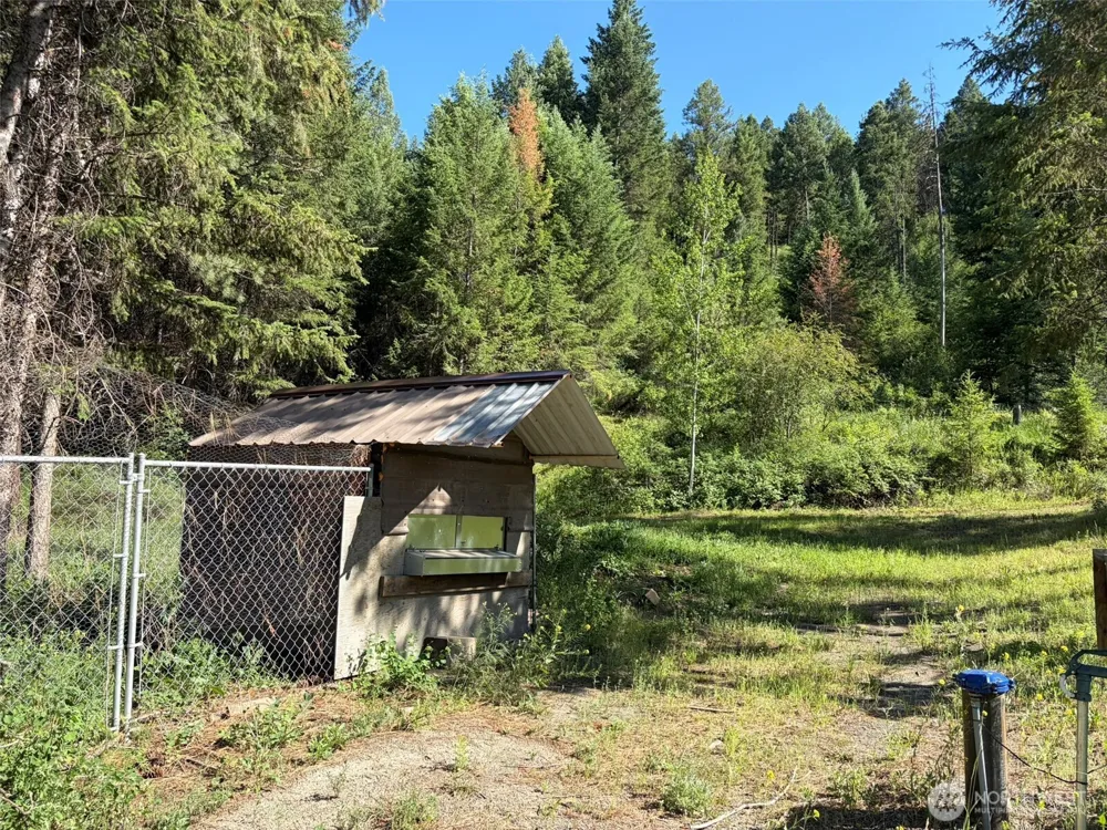 88 Little Bear Road Republic, WA 99166