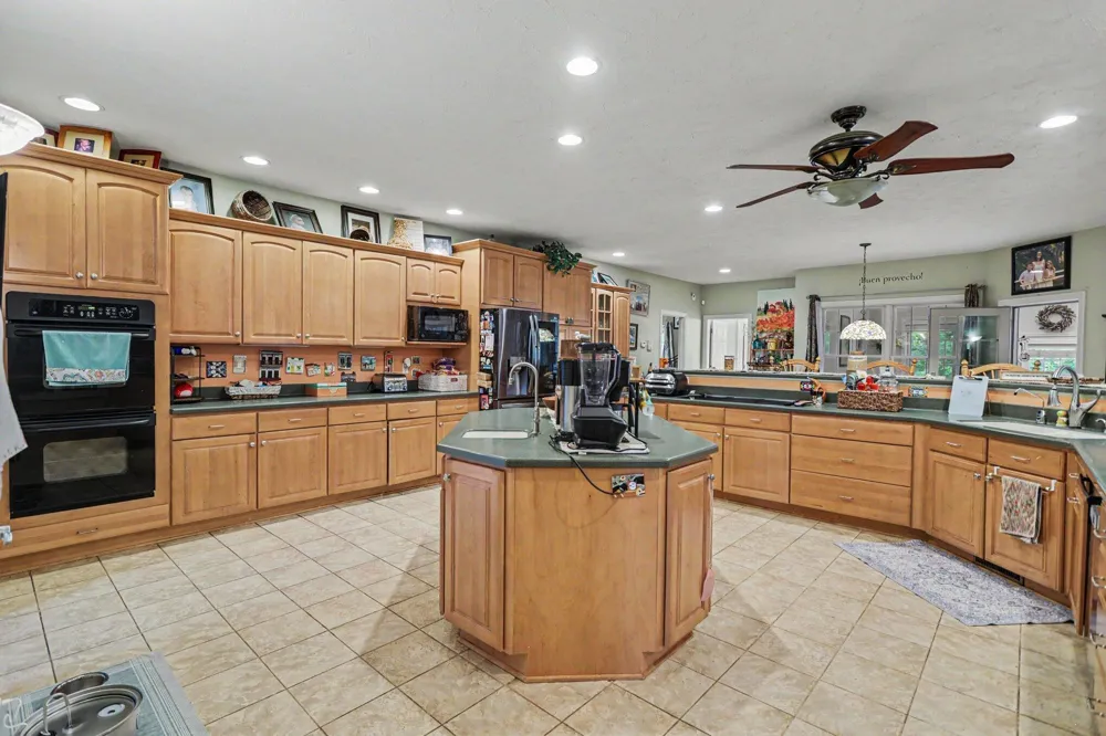 17830 Victors Lane Marshall, MI 49068