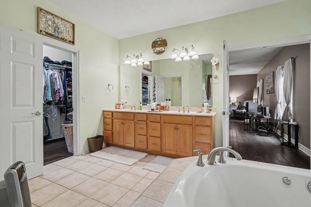 17830 Victors Lane Marshall, MI 49068