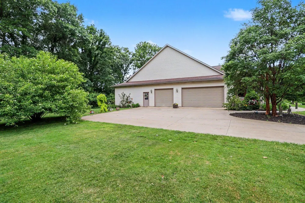 17830 Victors Lane Marshall, MI 49068