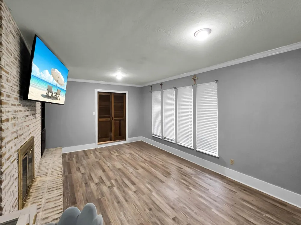 829 S Van Ostrand Avenue Winnie, TX 77665