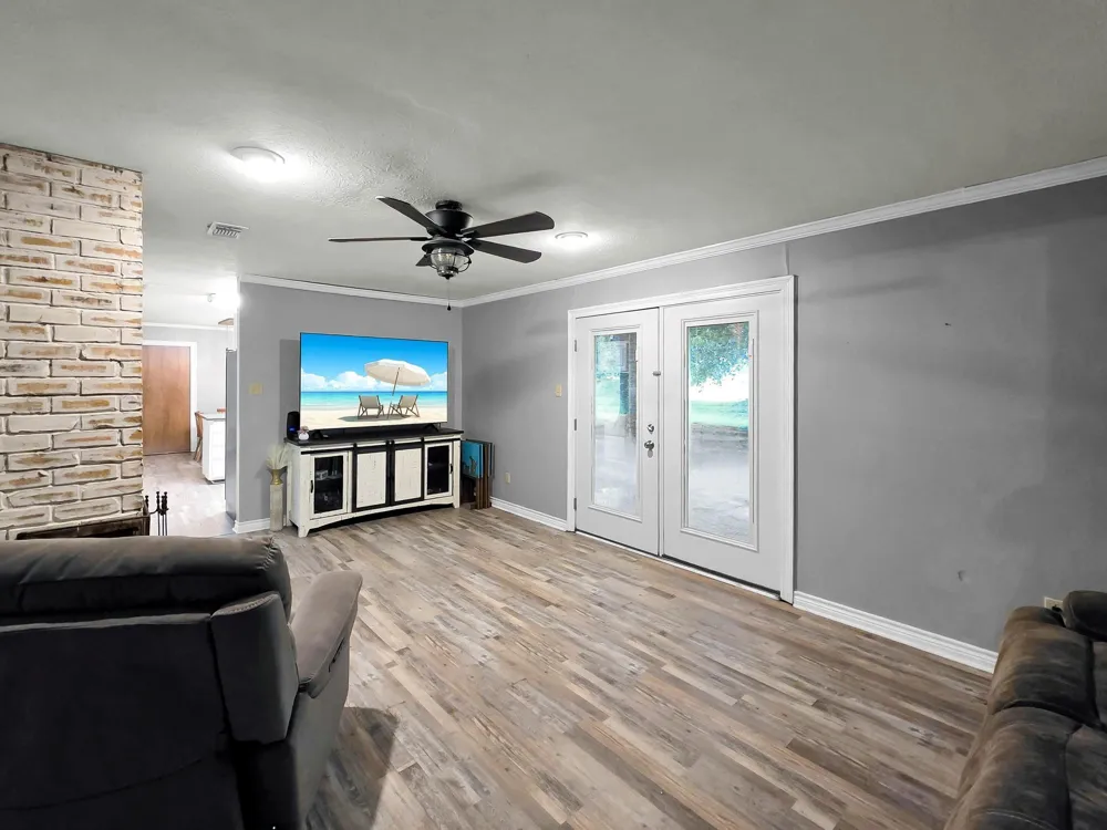 829 S Van Ostrand Avenue Winnie, TX 77665