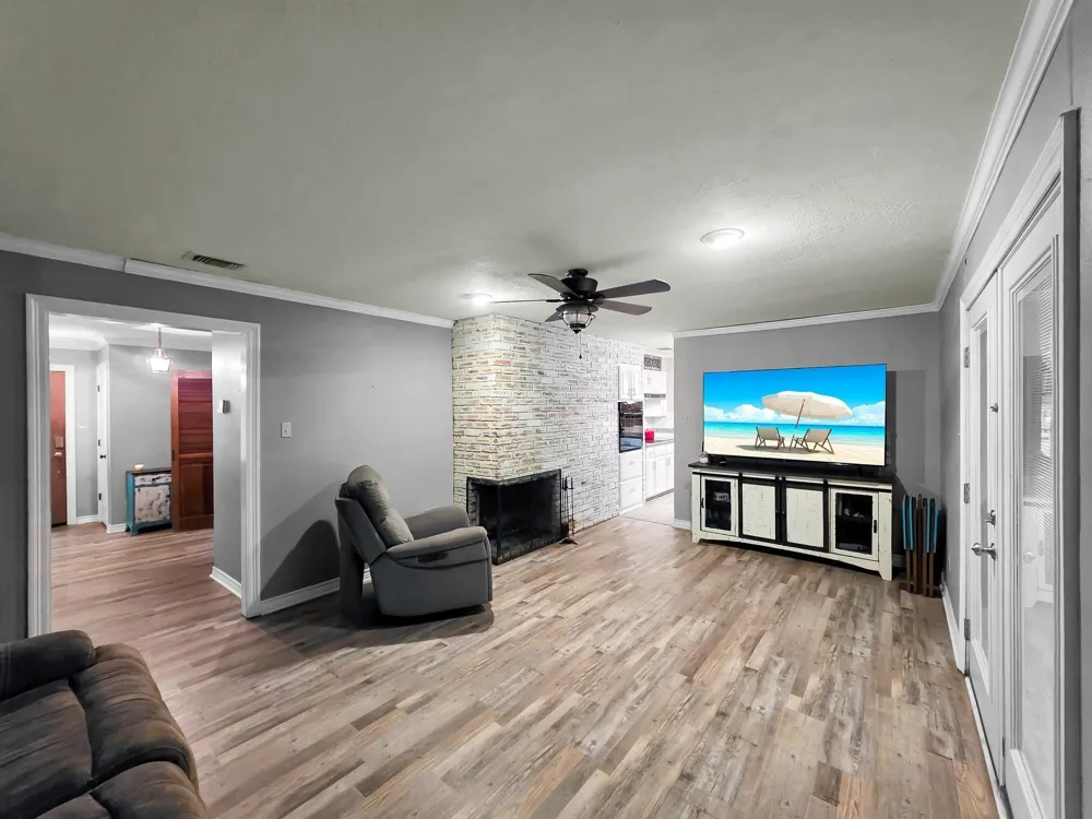 829 S Van Ostrand Avenue Winnie, TX 77665