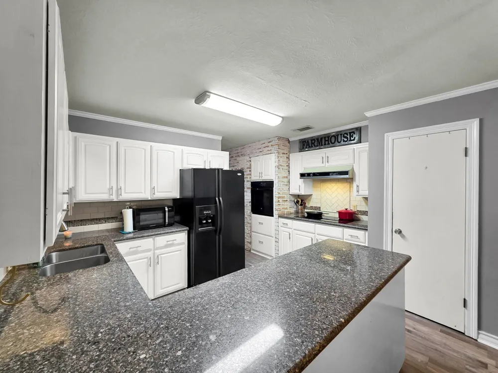829 S Van Ostrand Avenue Winnie, TX 77665