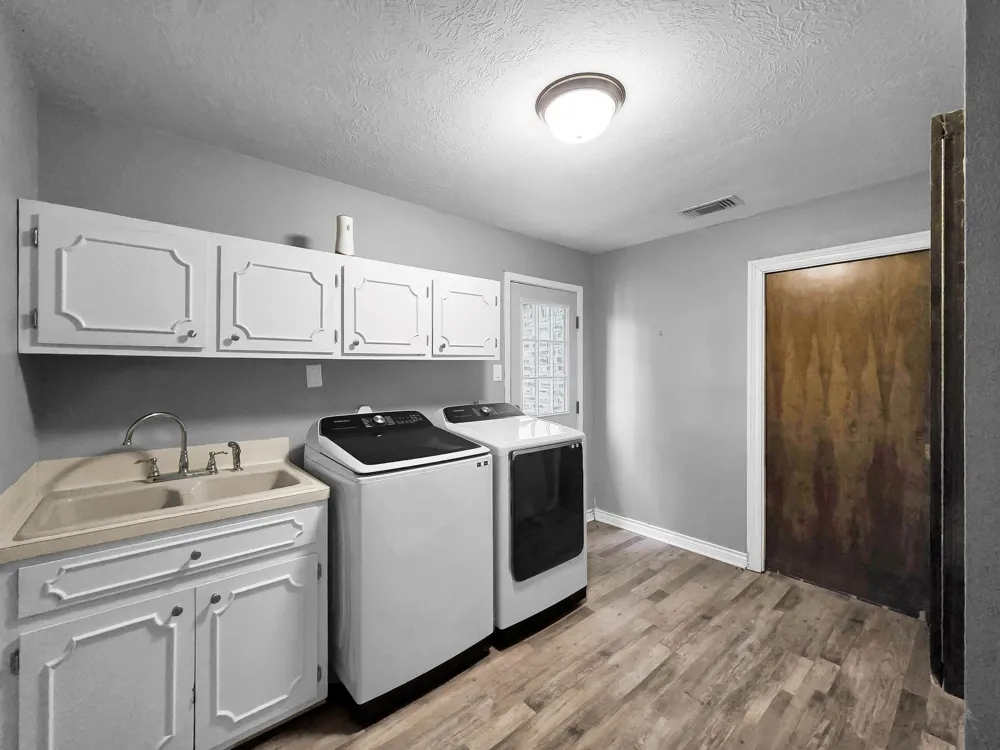 829 S Van Ostrand Avenue Winnie, TX 77665
