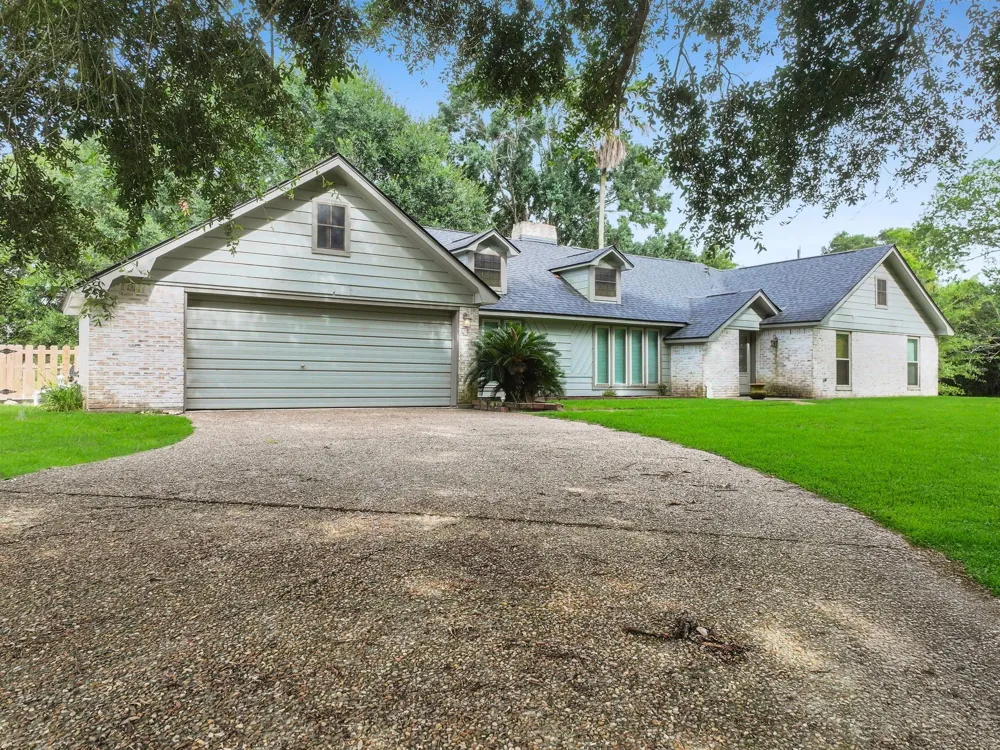 829 S Van Ostrand Avenue Winnie, TX 77665