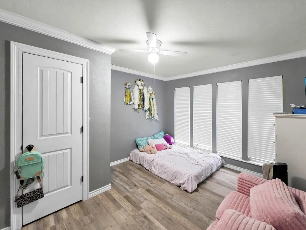 829 S Van Ostrand Avenue Winnie, TX 77665