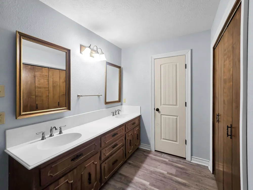 829 S Van Ostrand Avenue Winnie, TX 77665