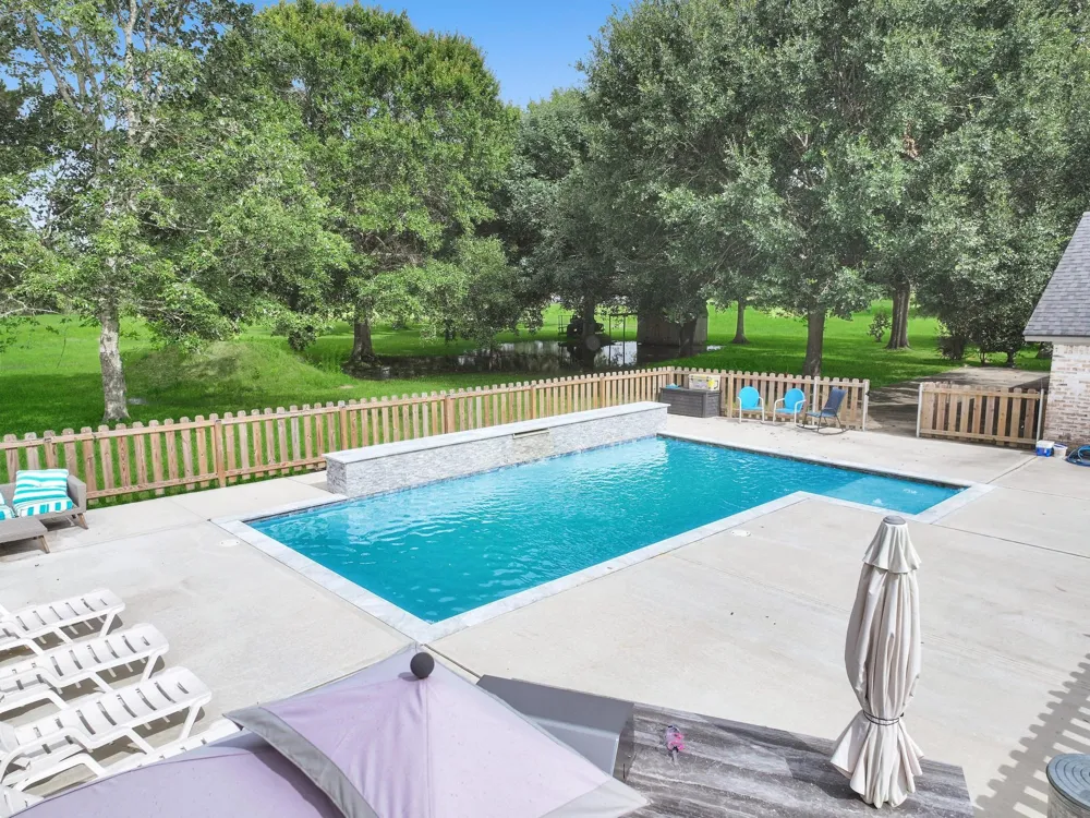 829 S Van Ostrand Avenue Winnie, TX 77665