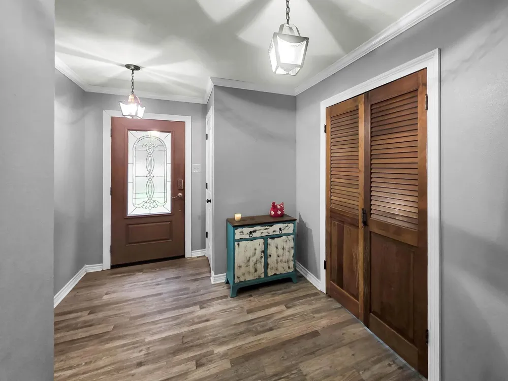 829 S Van Ostrand Avenue Winnie, TX 77665