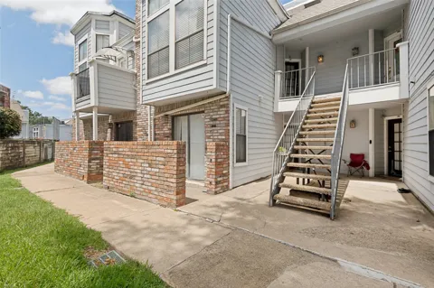 3406 Country Club Drive W #272