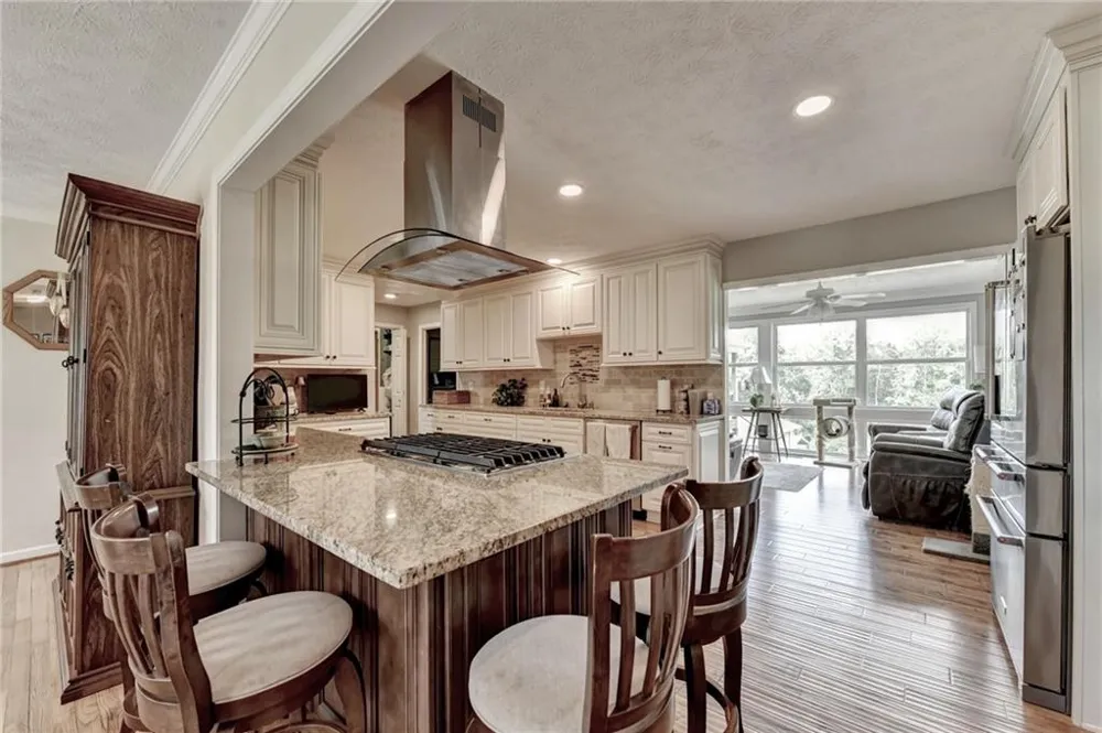 6474 Dahlonega Highway Clermont, GA 30527