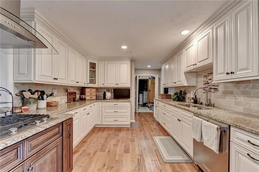 6474 Dahlonega Highway Clermont, GA 30527