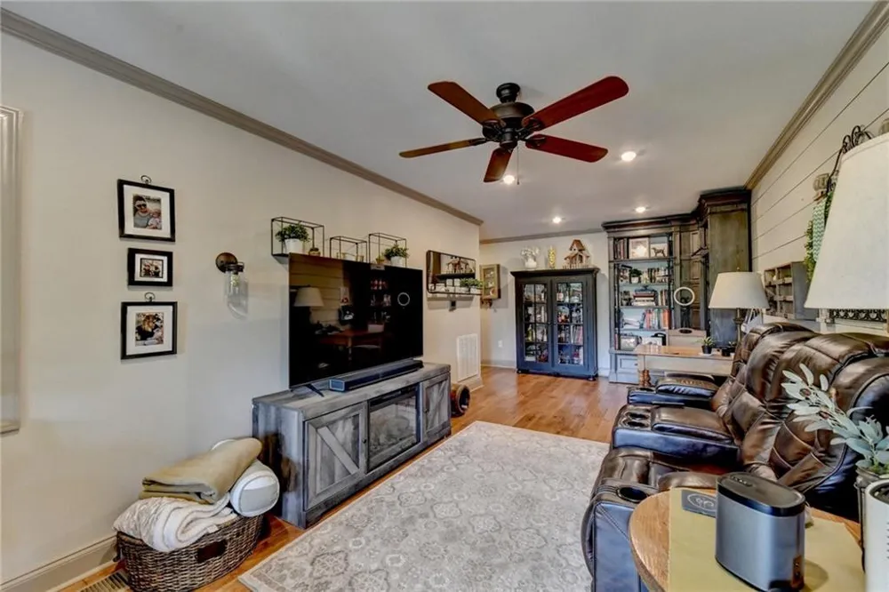 6474 Dahlonega Highway Clermont, GA 30527