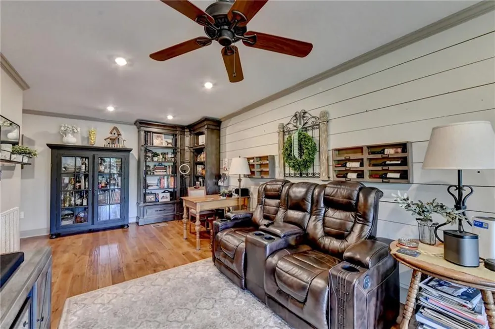 6474 Dahlonega Highway Clermont, GA 30527