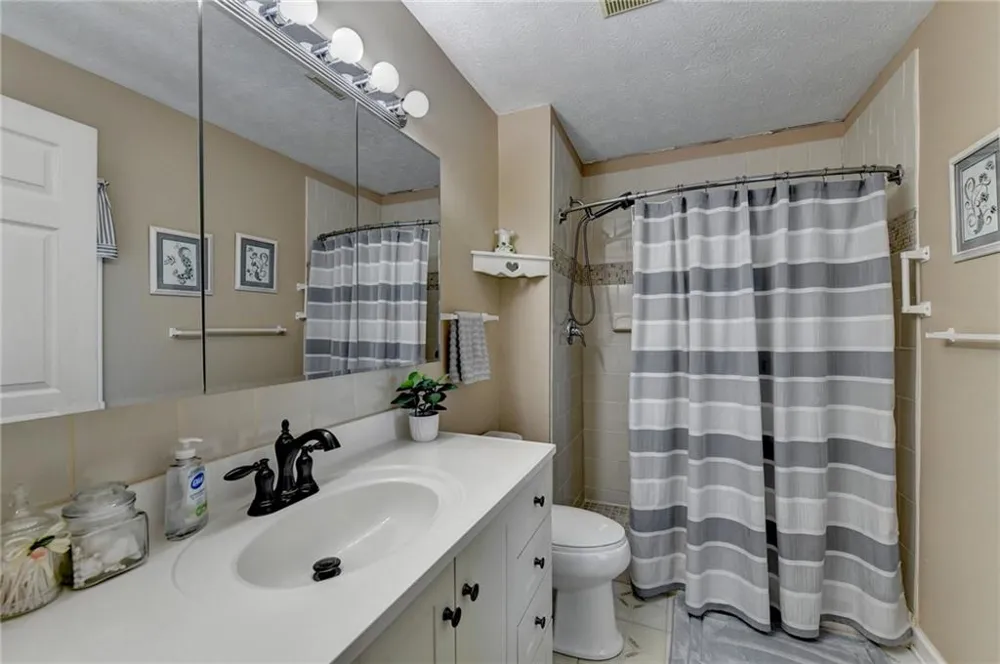 6474 Dahlonega Highway Clermont, GA 30527