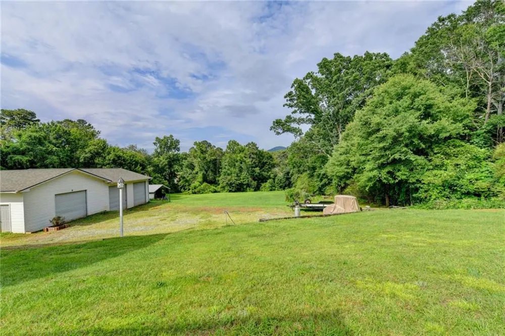 6474 Dahlonega Highway Clermont, GA 30527