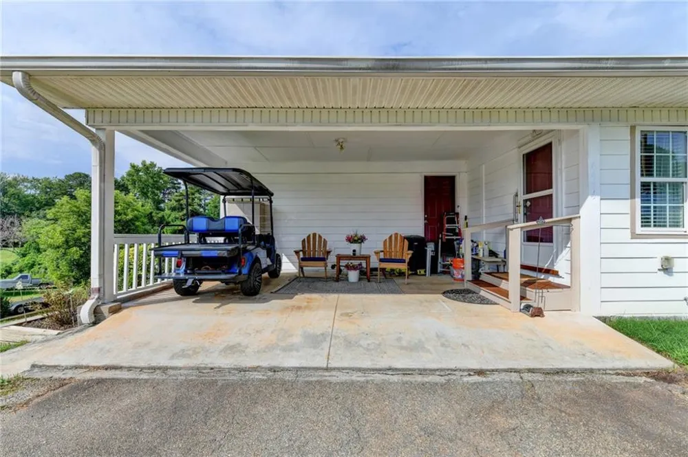 6474 Dahlonega Highway Clermont, GA 30527