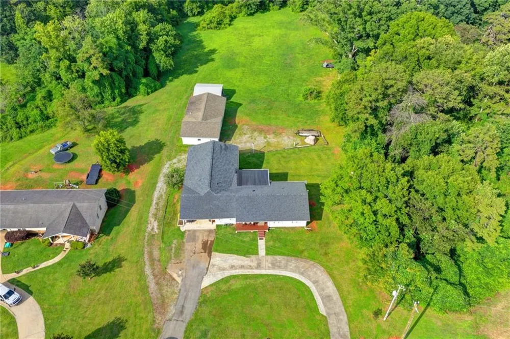 6474 Dahlonega Highway Clermont, GA 30527