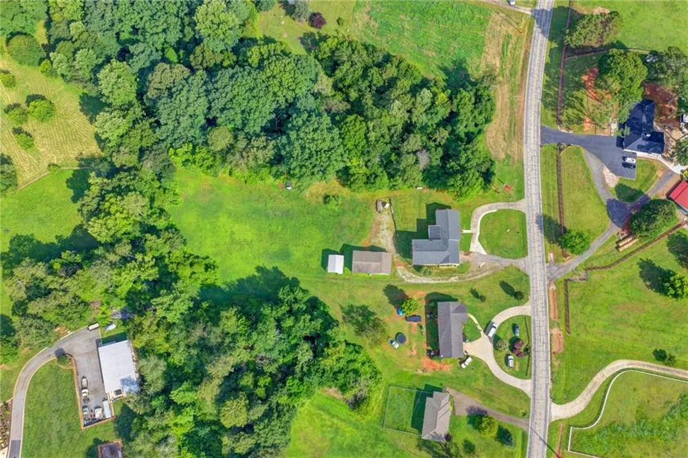 6474 Dahlonega Highway Clermont, GA 30527