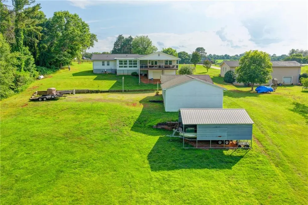 6474 Dahlonega Highway Clermont, GA 30527