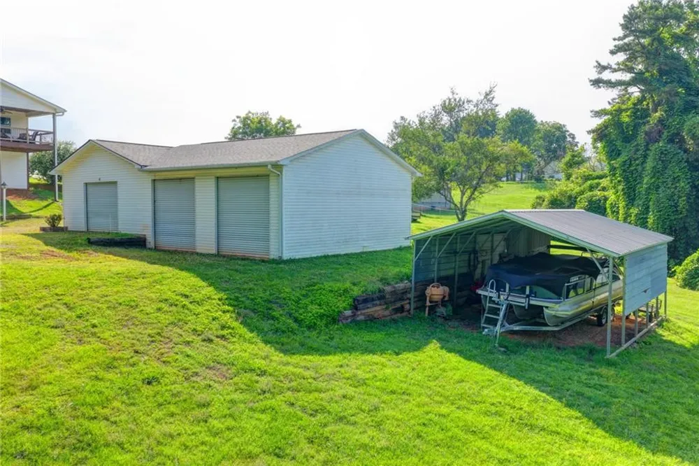 6474 Dahlonega Highway Clermont, GA 30527