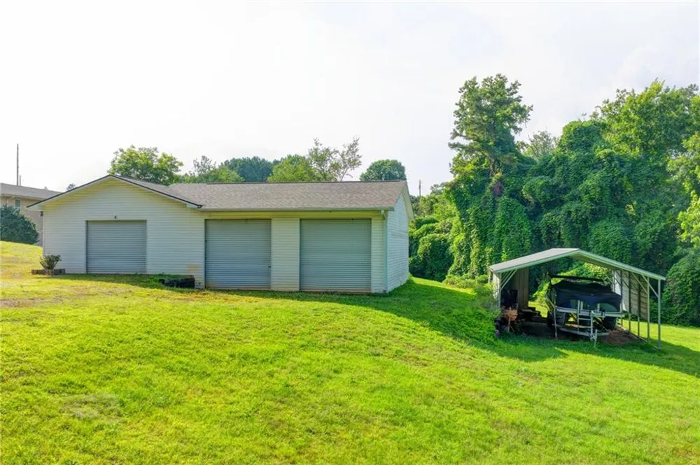 6474 Dahlonega Highway Clermont, GA 30527