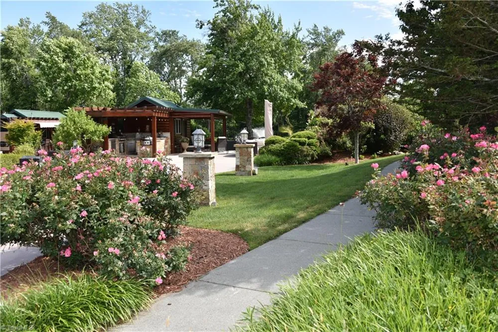 2524 Edmonds Road #33 Galax, VA 24333
