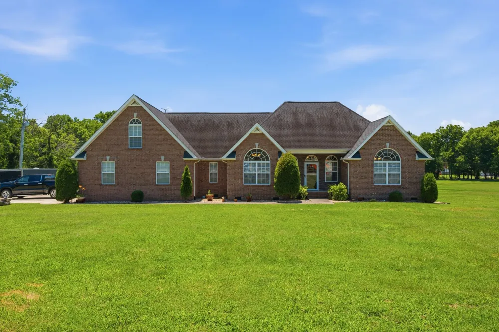 465 Old 25 Loop Road Castalian Springs, TN 37031