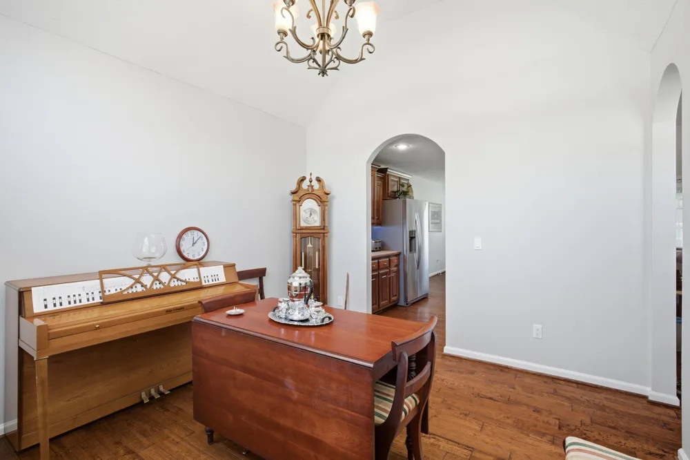 465 Old 25 Loop Road Castalian Springs, TN 37031
