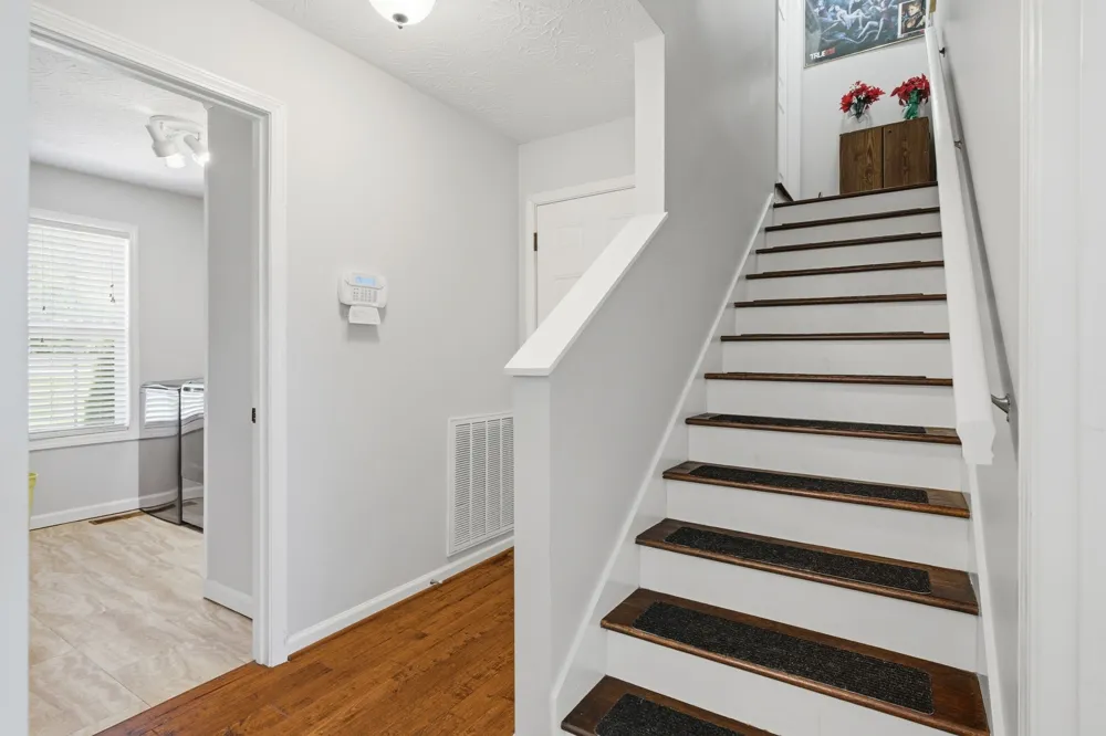 465 Old 25 Loop Road Castalian Springs, TN 37031