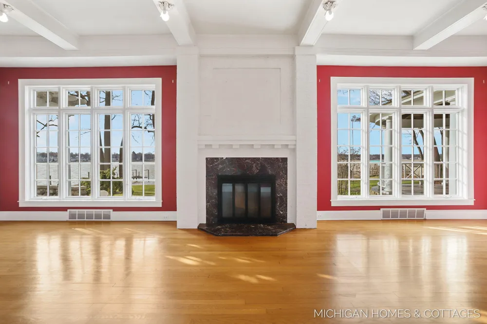 714 Shore Drive Park Township, MI 49424