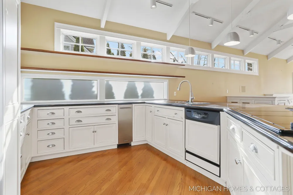 714 Shore Drive Park Township, MI 49424