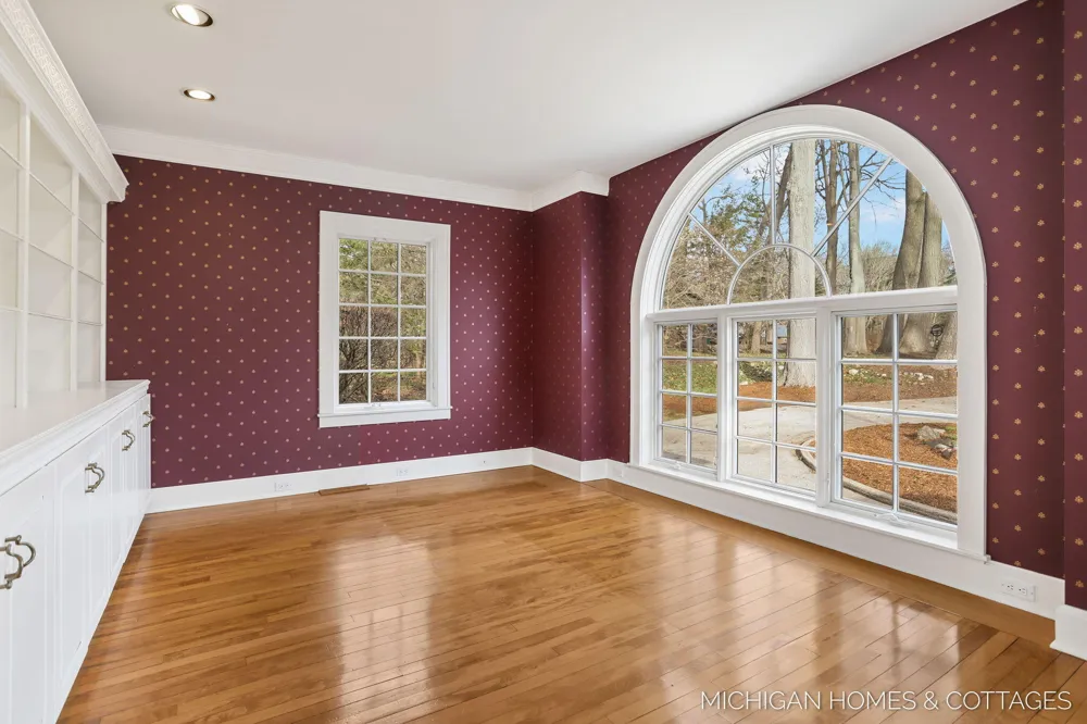 714 Shore Drive Park Township, MI 49424
