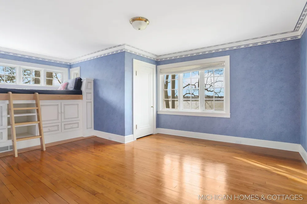 714 Shore Drive Park Township, MI 49424