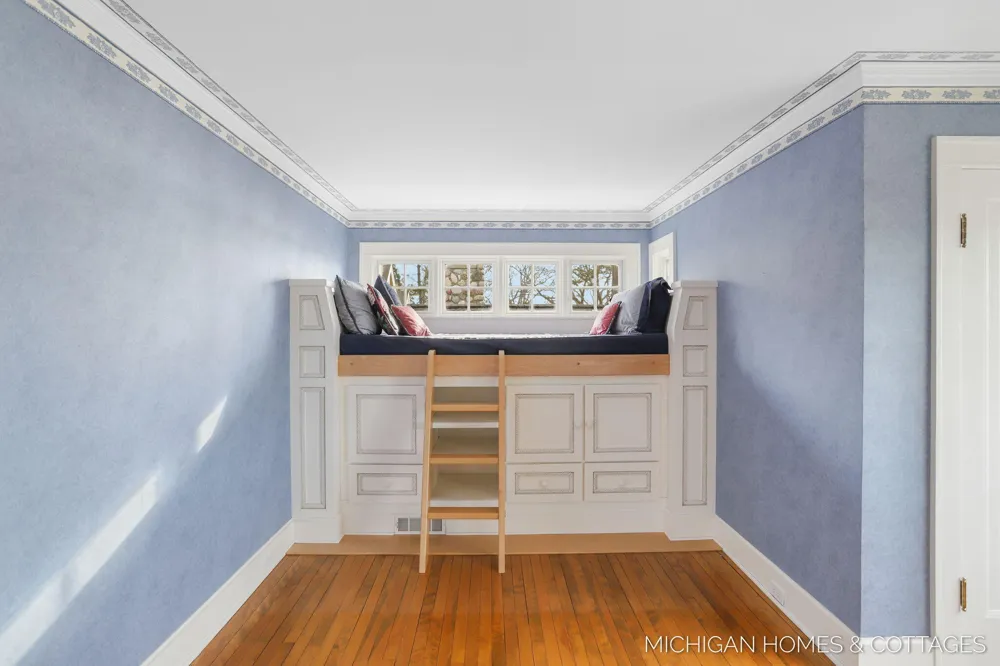 714 Shore Drive Park Township, MI 49424