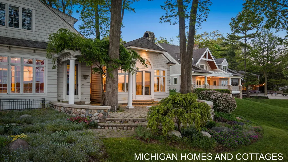 714 Shore Drive Park Township, MI 49424