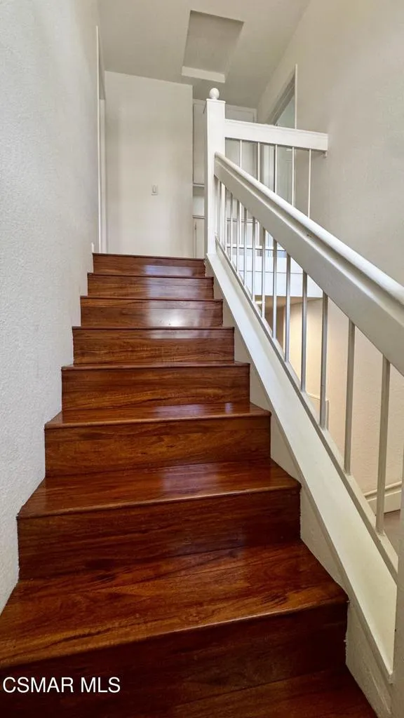 688 Indian Oak Lane #107 Oak Park, CA 91377
