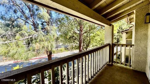 688 Indian Oak Lane #107 Oak Park, CA 91377