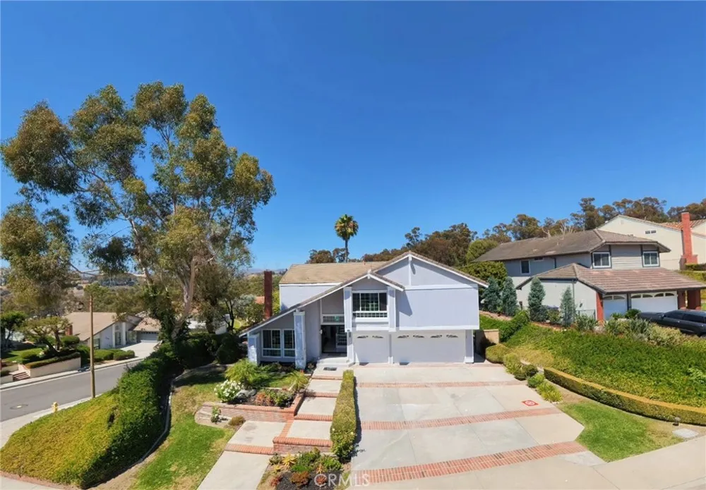 6415 E Stonebridge Anaheim Hills, CA 92807