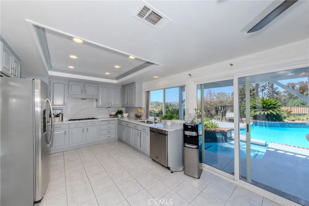 6415 E Stonebridge Anaheim Hills, CA 92807