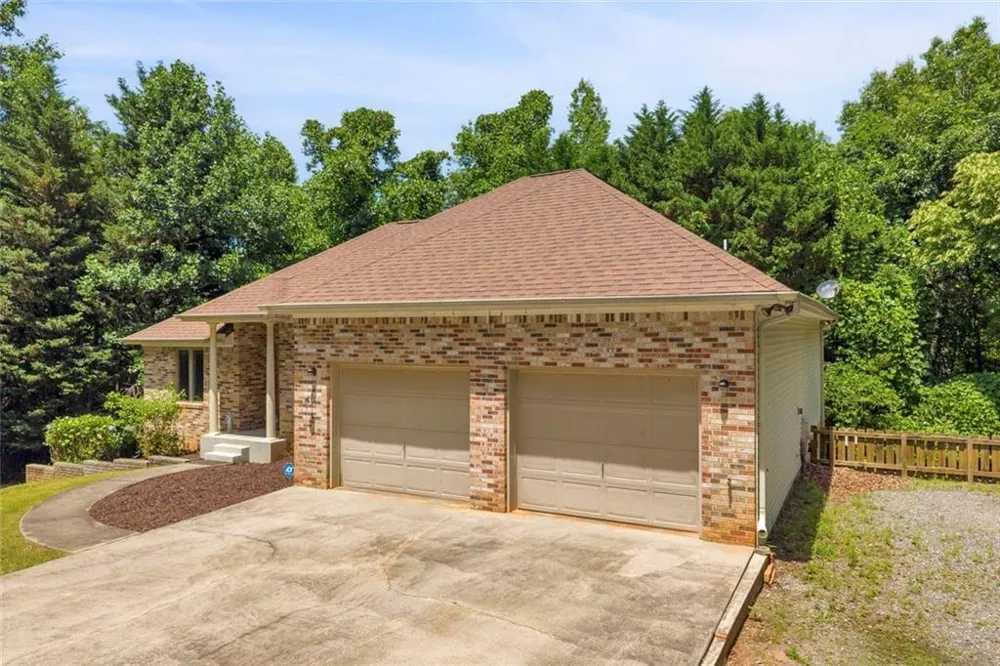160 Quail Ridge Drive Cleveland, GA 30528