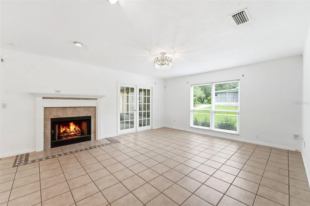 820 S HILL AVENUE #40 Deland, FL 32724