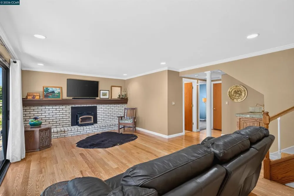 423 Duperu Dr Crockett, CA 94525