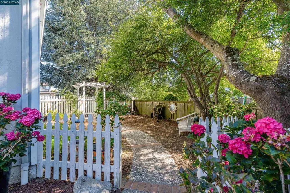 423 Duperu Dr Crockett, CA 94525