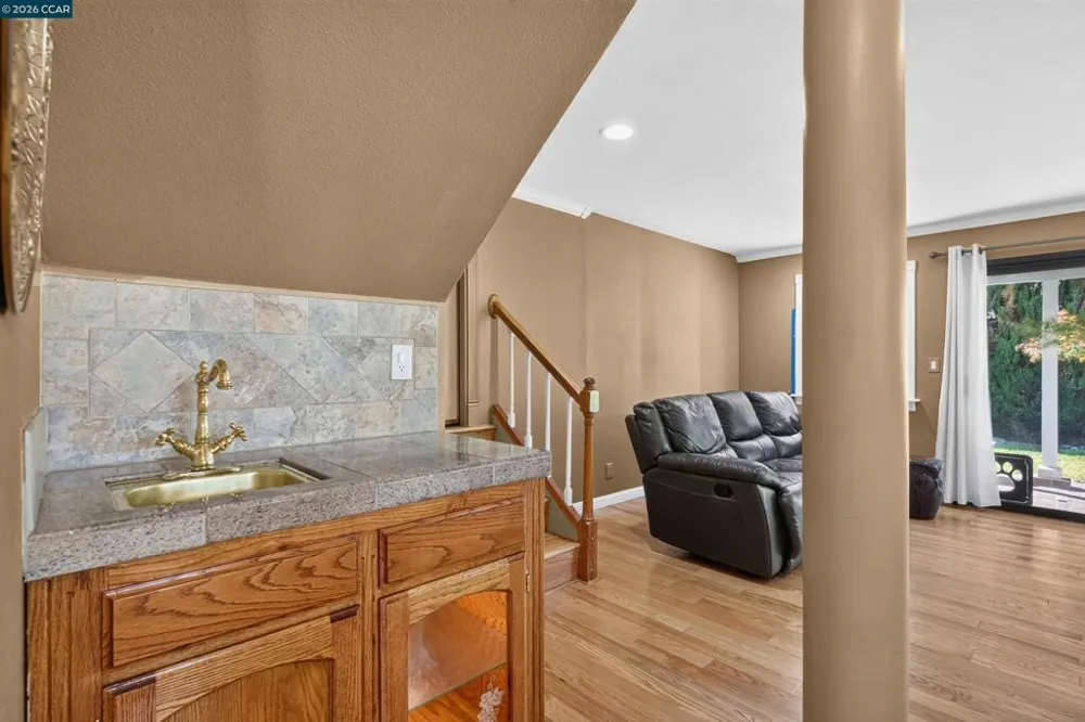 423 Duperu Dr Crockett, CA 94525