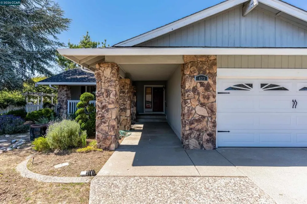 423 Duperu Dr Crockett, CA 94525