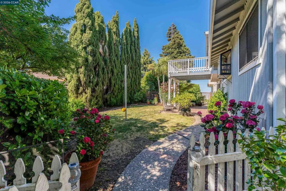 423 Duperu Dr Crockett, CA 94525