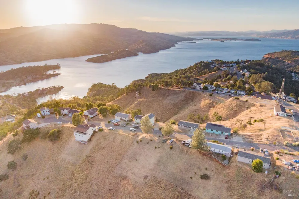 220 Manzanita Lane Napa, CA 94558